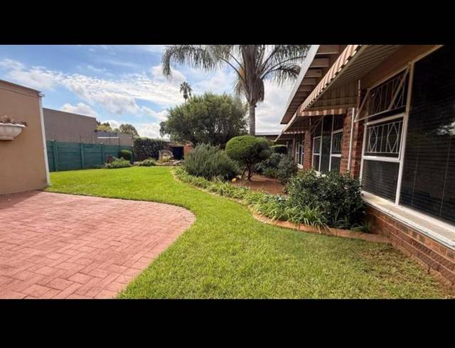 4 BEDROOM HOUSE FOR SALE IN KIBLER PARK